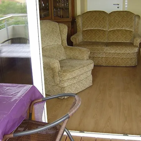 With 2 Bedrooms بيت للعطل